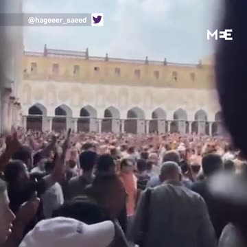 Solidarity protests with Palestine erupt in Egypt's Al-Azhar mosque after Friday prayer.mp4