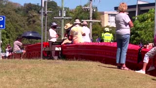 Australian families celebrate Father's Day at border