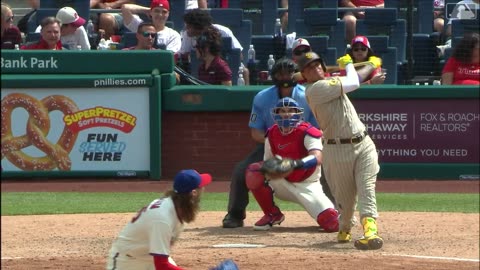 MLB@Machado hits 300th career homer Padres @ Phillies