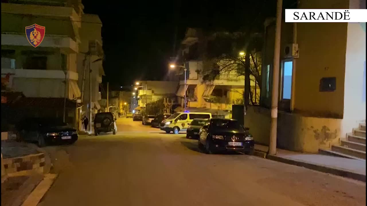 Vodhi para dhe sende personale në 3 automjete, arrestohet 35 vjeçari në Sarandë