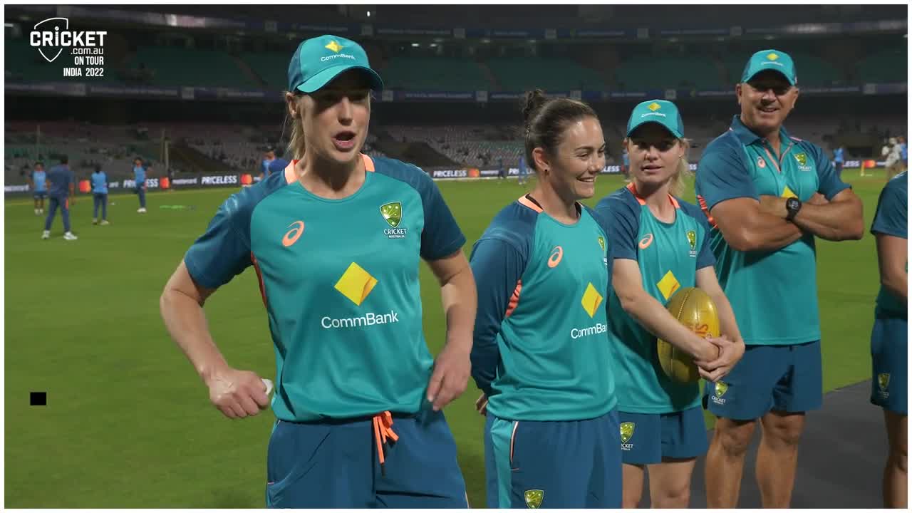 Go behind the scenes as Aussie Kim receives T20I cap No.58 | India v Australia 2022-23