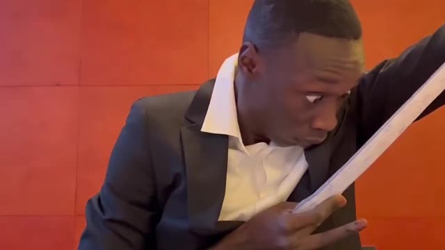 funny videos, fighting over super luxury bills