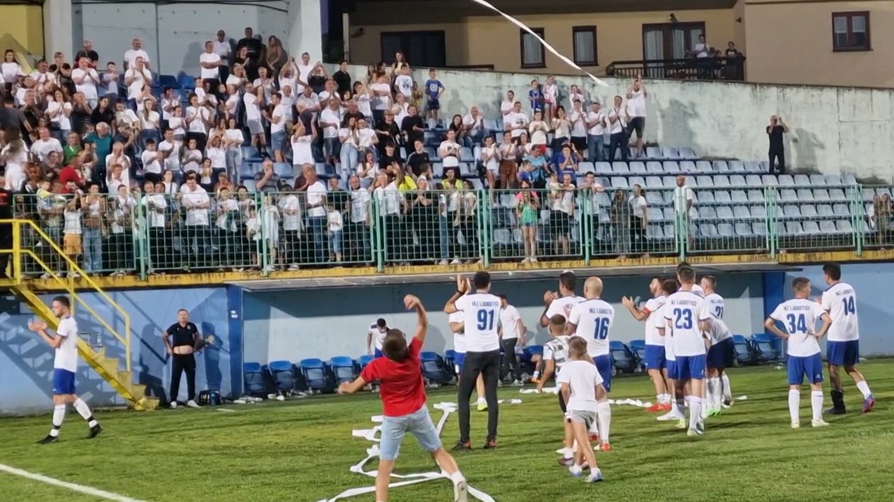 Bakljada navijača Ljubotića