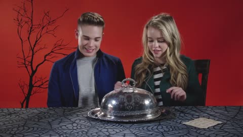 JoJo Siwa, Breanna Yde, & More Try the Halloween 'Trick or Treat Taste Test' 🎃 | Nick