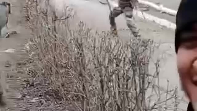 Chechens dance and laugh after suppressive fire on Nazi remnants in Mariupol