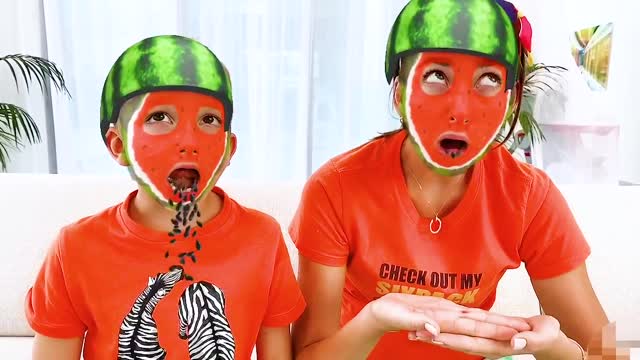 Vlad and Niki play with photos | Funny videos for kids