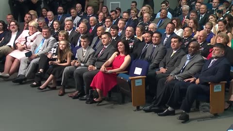 SnapSave.io-Pentagon Hall of Heroes_ Staff Sgt. David G. Bellavia's Speech
