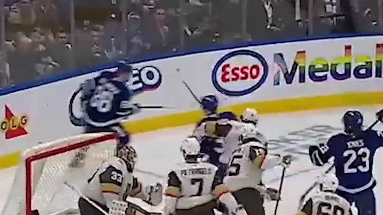 6-second shift, 1st NHL goal! 🍁🚨☝️