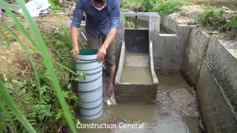 Blocking The Water Flow To Build Mini Hydroelectricity