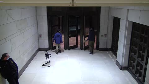 7145CVCULCVCExitDoorsNorth_2021-01-05_01h20min00s810ms.mp4