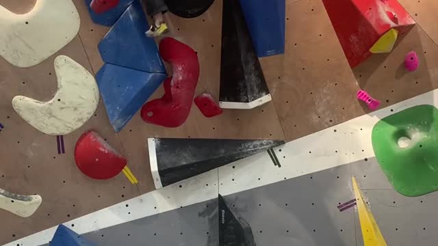 Practice secretly! One v5, three v4 are difficult, and v4 is very soft