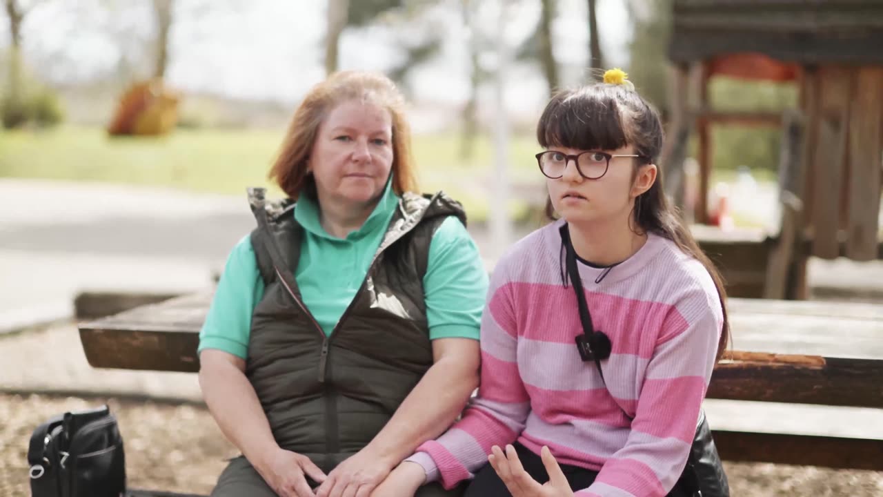 Die KESB hat Vivien entführt: Karin und Vivien im Juni 2024