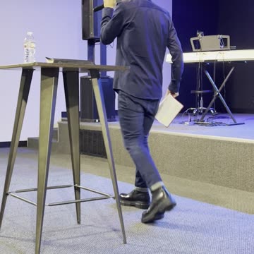 Andrew Towe preaching at ROAR Church