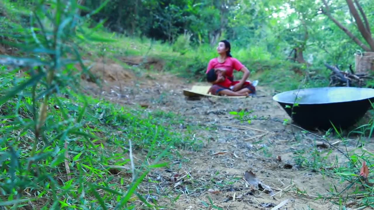 Wild Women - baby boy find pick Strawberry with mother by river - cooking food for dog-10