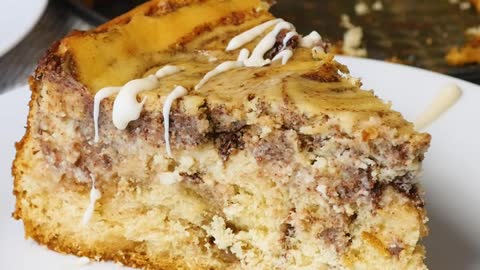 Cinnamon Roll Cheesecake (1)
