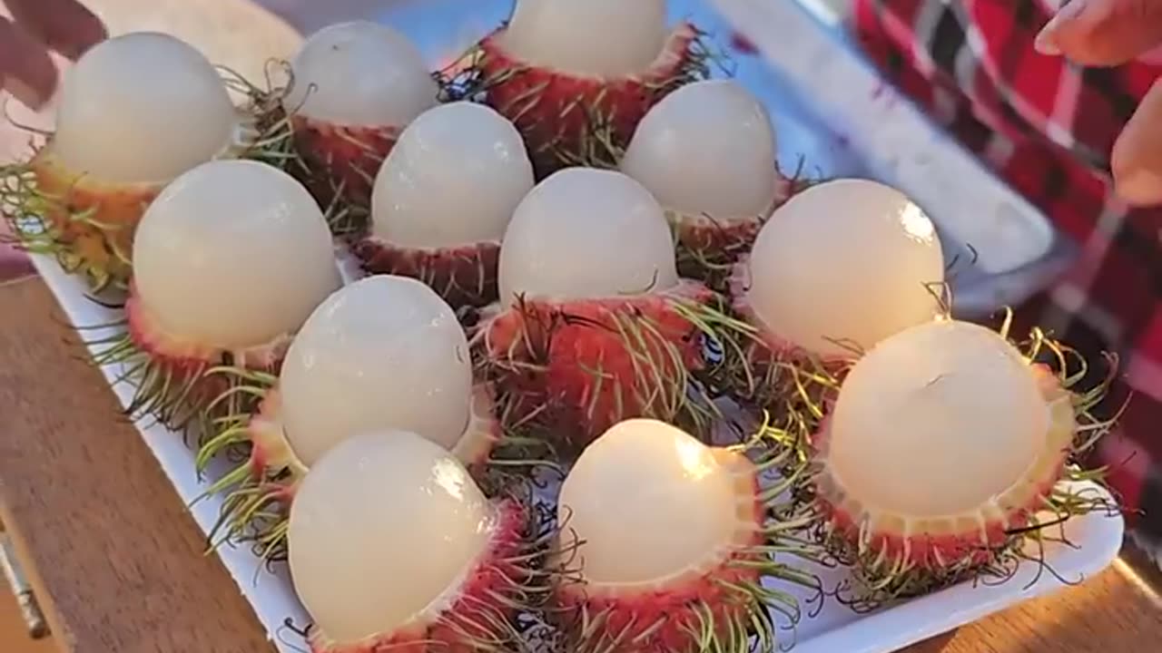 Extreme sweet Red Rambutan - Fruit Cutting Skills - Thai Street Food