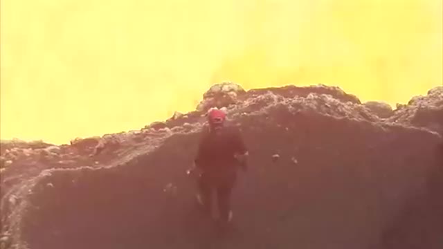 What it looks like at the edge of a lava ocean 😳