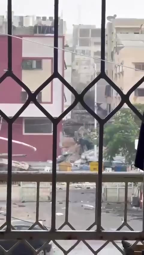 Isreali tank near hospital in Gaza