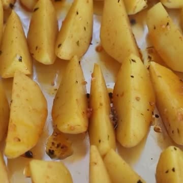 ЗАПЕЧЁННЫЙ КАРТОФЕЛЬ со сметанным соусом 🥔Рецепт