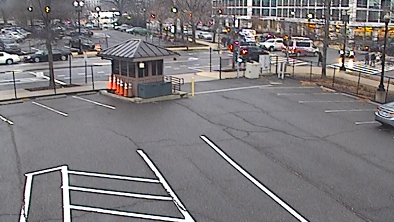 1902LOTS00Lot12SenateParking_2021-01-05_16h19min53s647ms.mp4