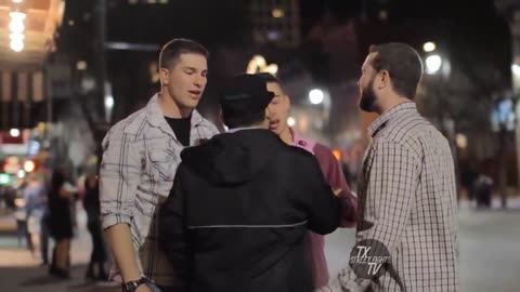 Dude takes out two guys after they disrespected his girlfriend