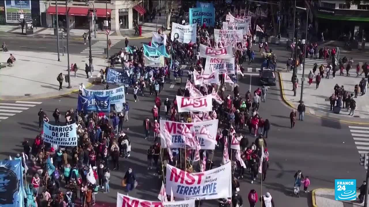 Thousands protest against government in inflation-ravaged Argentina • FRANCE 24 English