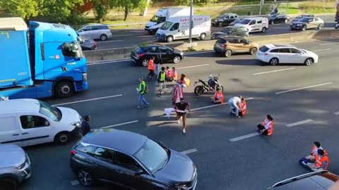 Ativistas Pelo Clima Bloqueiam Segunda Circular Em Lisboa Em Hora De Ponta