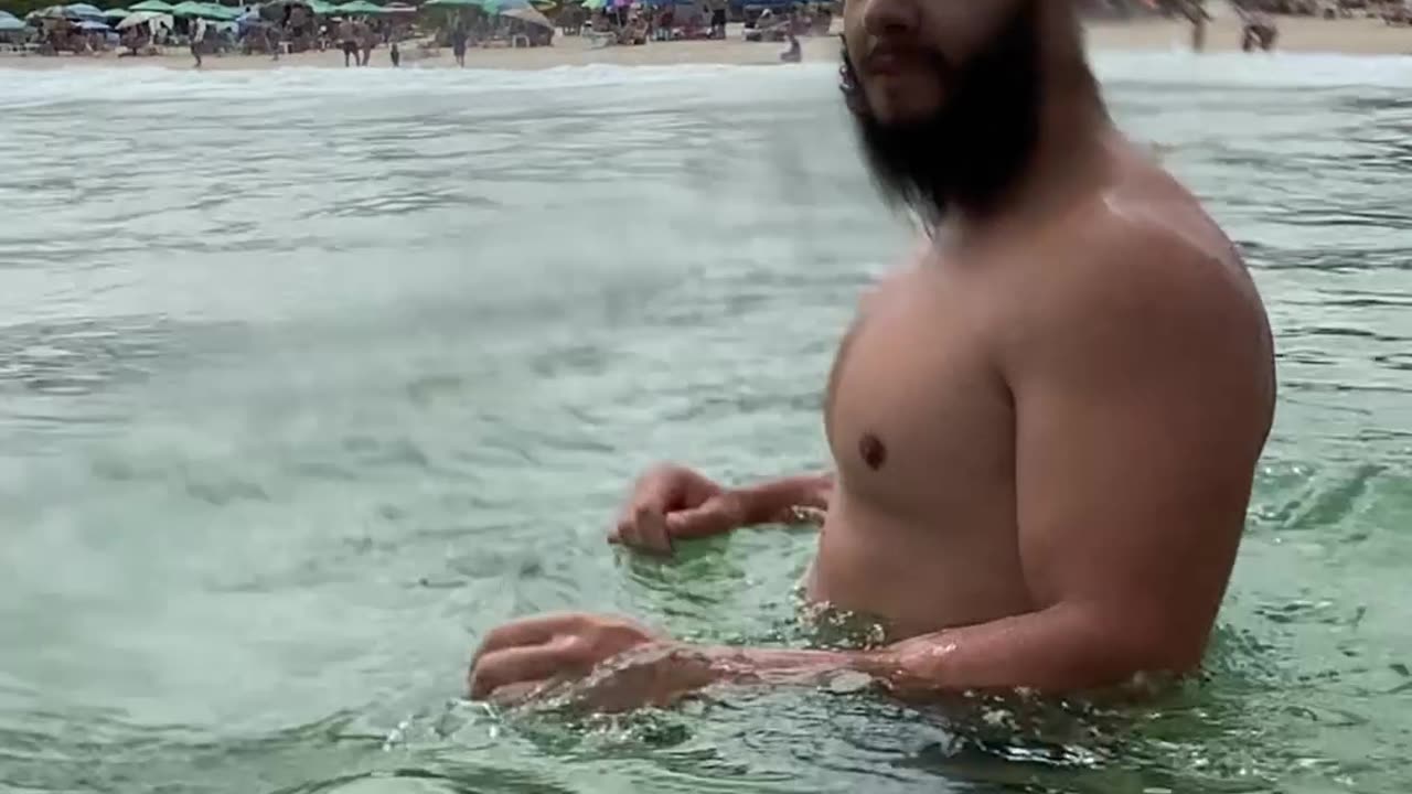 Curtindo uma tarde na praia de Quatro Ilhas, Bombinhas - SC | Som Ambiente