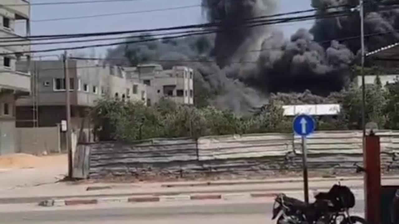 Israeli warplanes have targeted and destroyed a home in the northern Gaza Strip.