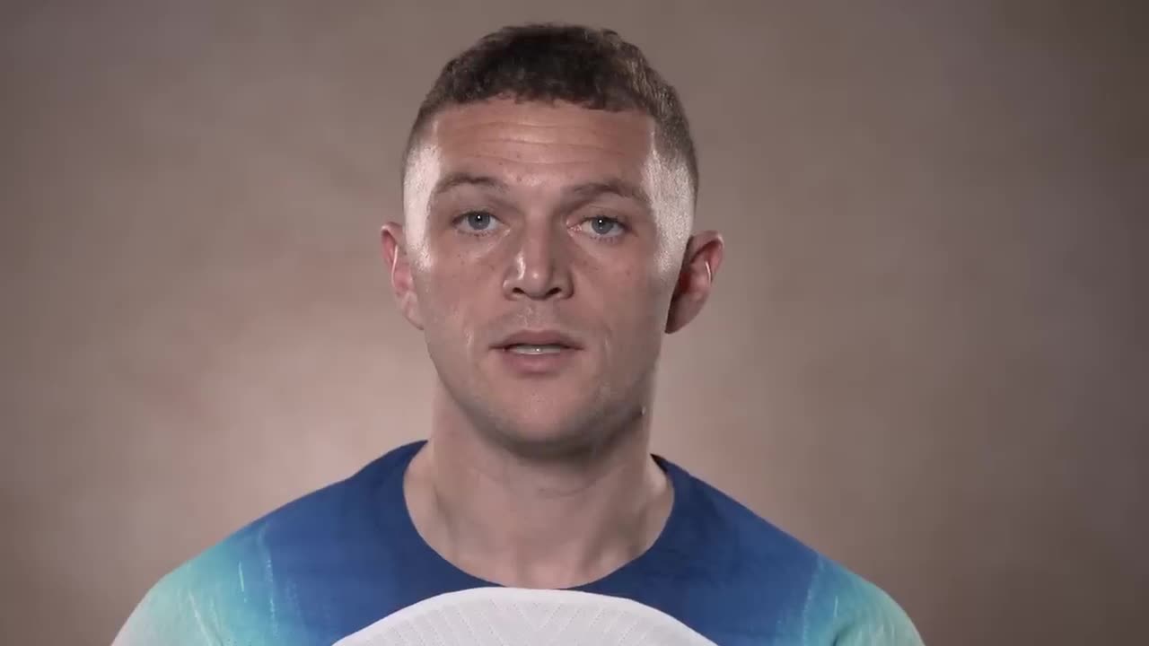 🏴 The England squad take on our World Cup quiz! 🤔😂