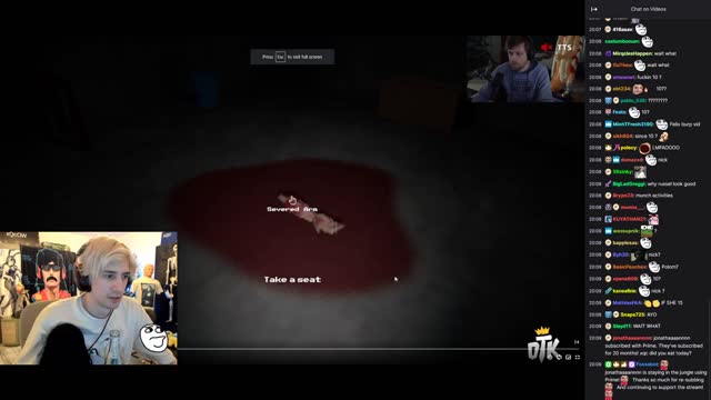 xQc gets jumscared by Soda being jumpscared