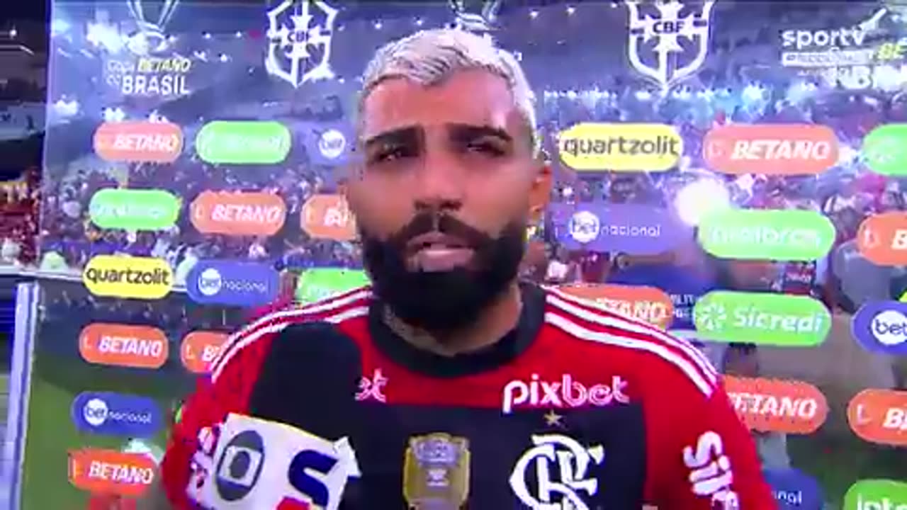 Gabigol critica repórter da TV Globo ao ser entrevistado