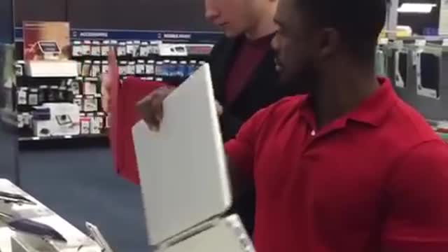 Klarity breaks laptop on vine