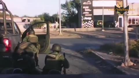 Insane video shows Mexican army convoy getting ambushed