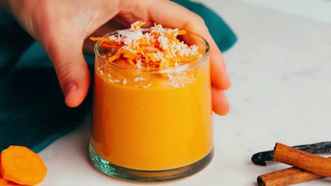 How To Make A Creamy Carrot Cake Smoothie