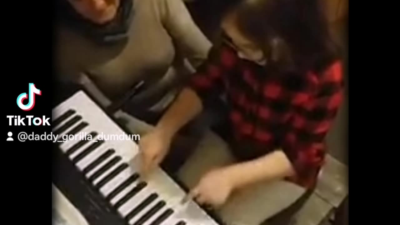 January 2017 Gabrielle's first melody with her keyboard part 2