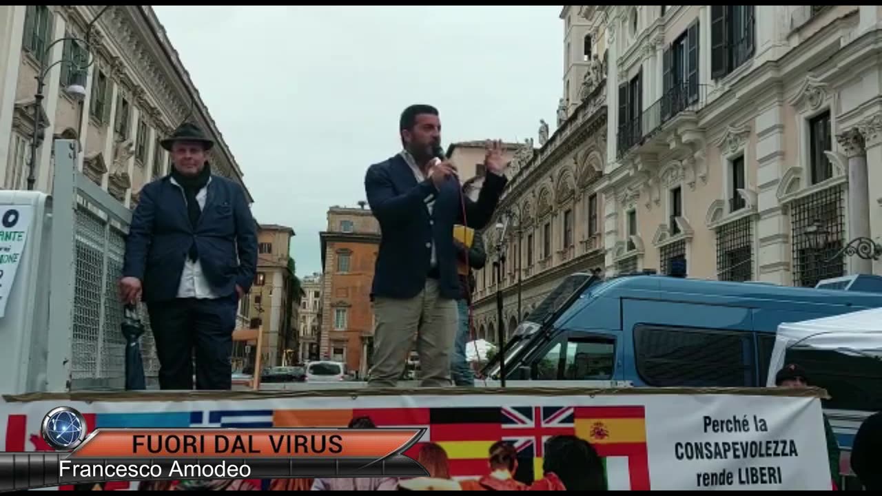 Quei cartelli in piazza con le immagini delle vittime degli eventi avversi, ignorate dai media.
