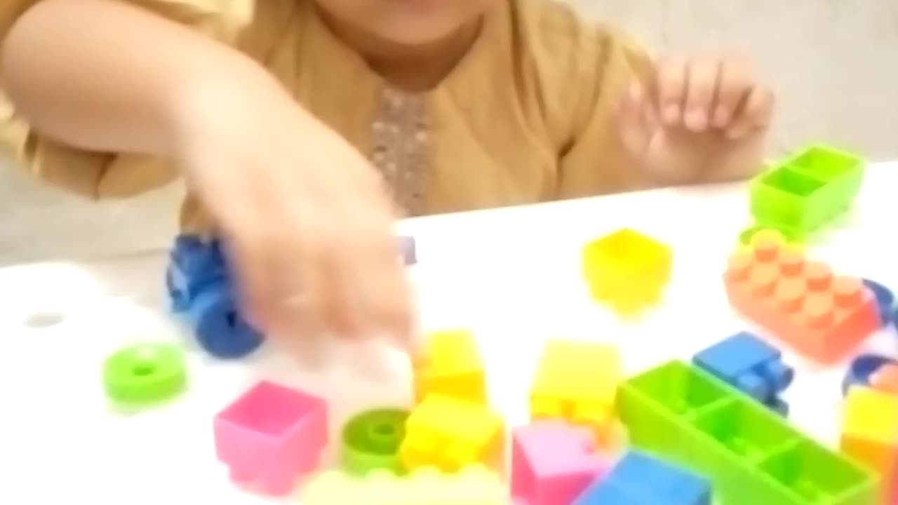 Playing and learning with building blocks😍😍