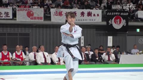 これぞ武道空手!!美しい型と激しい組手!!