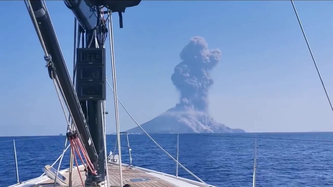 Watch the EXACT moment the erupted volcano | BOAT VIEW HQ