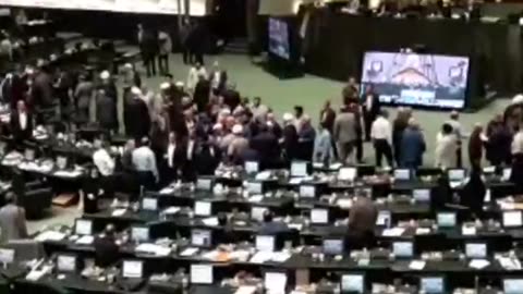 The Iranian Parliament chants “death to America”