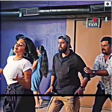 My friend when he sees girls 😹