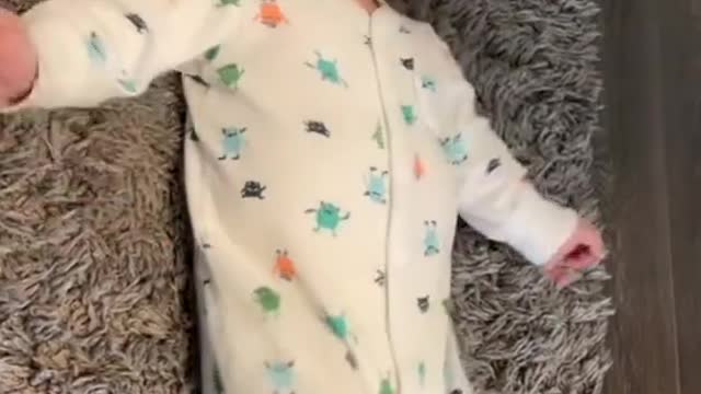 TRICK 1 BABY AND 2 BALLOONS
