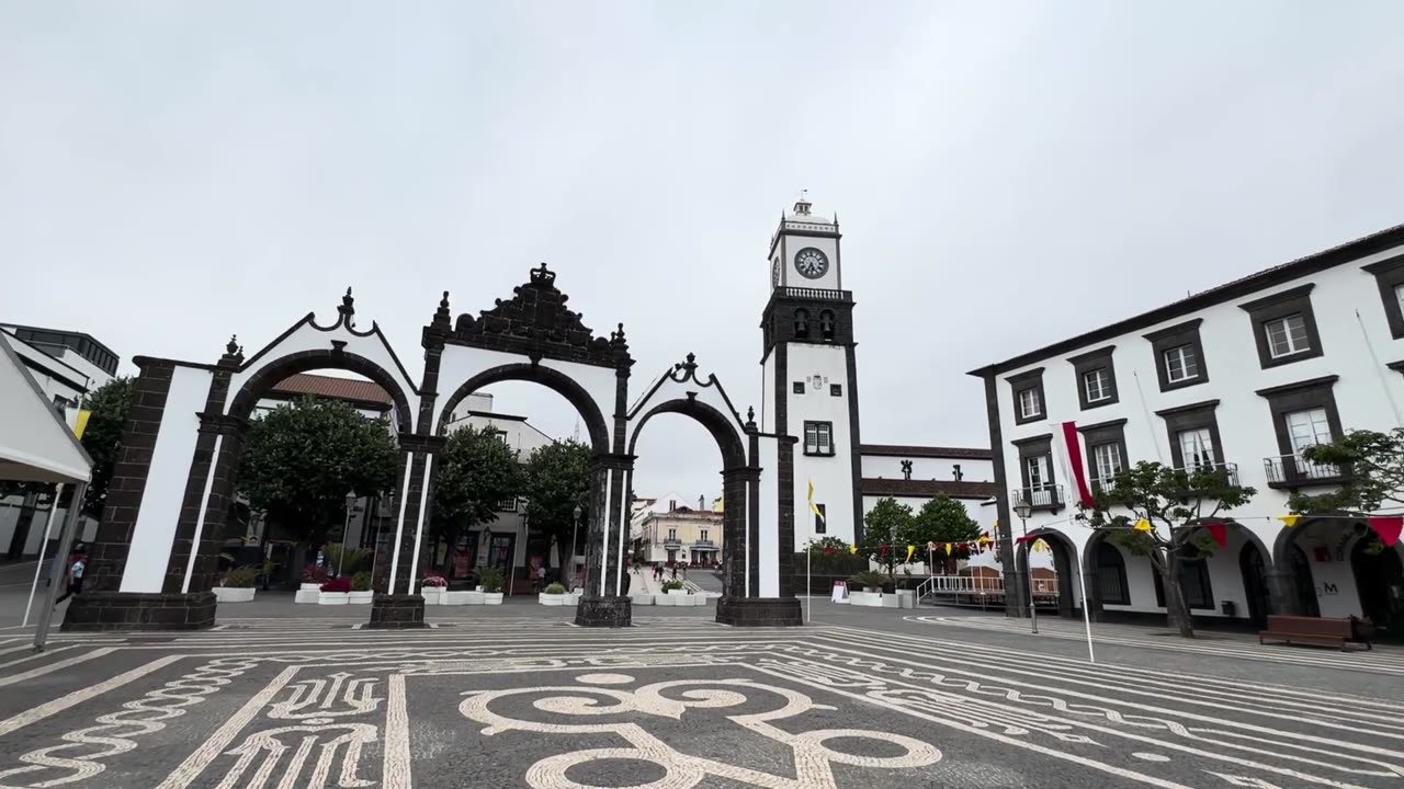 Ponta Delgada: Abandoned stores and buildings in the city center, Sao Miguel Azores - 08.07.2024