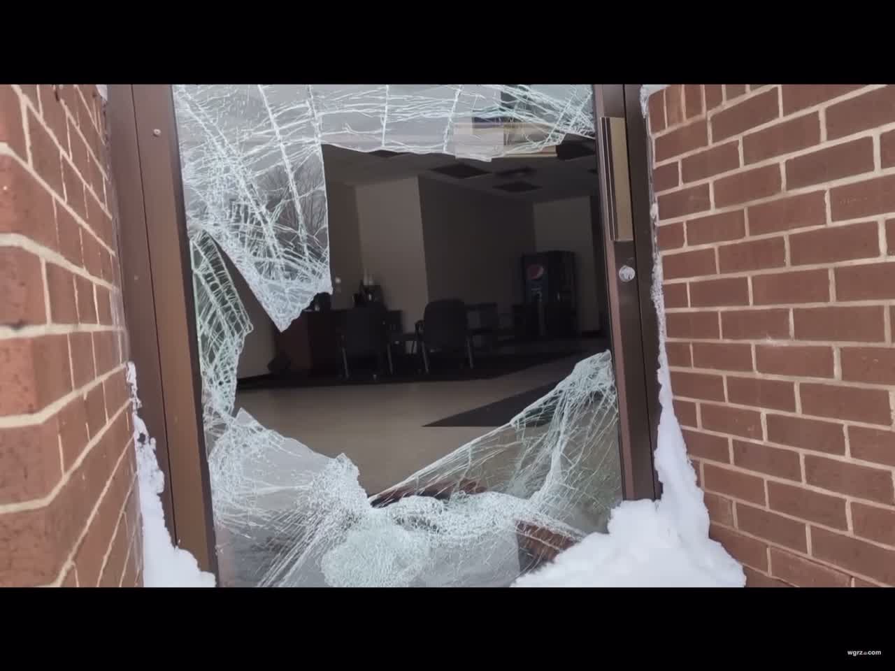 New York State / Looting a problem in Buffalo NY after the blizzard