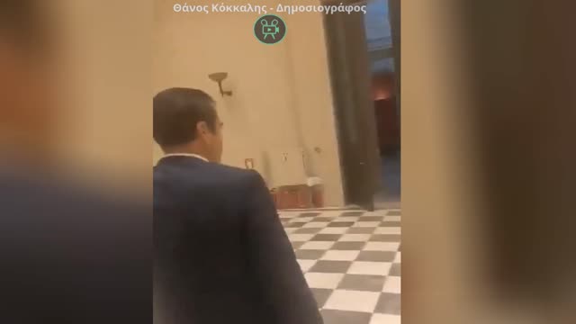 "ΑΣΠΡΙΣΕ" Ο ΠΛΕΥΡΗΣ! Τον στρίμωξαν άγρια! "Μην φοβάσαι..."