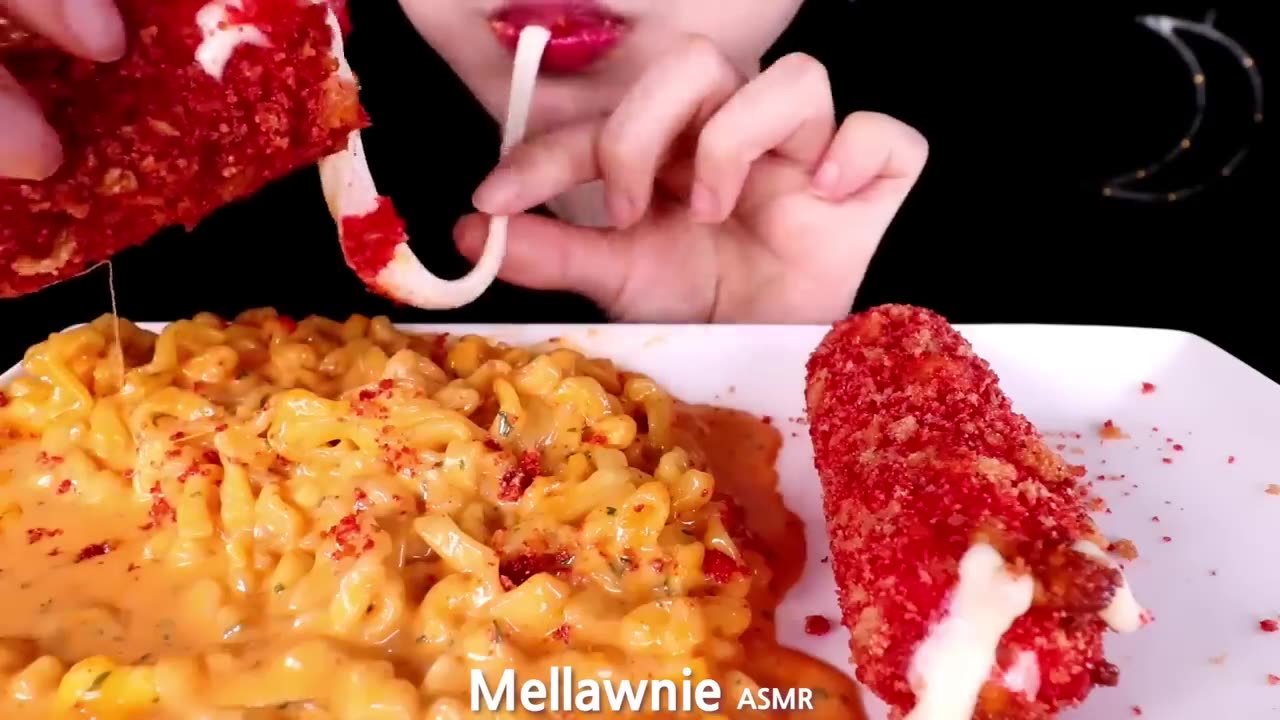 ASMR GIANT CHEETOS CHEESE STICKS, CHEESY CARBO FIRE NOODLE 대왕 치토스 치즈스틱, 까르보불닭EATING SOUNDS MUKBANG먹방