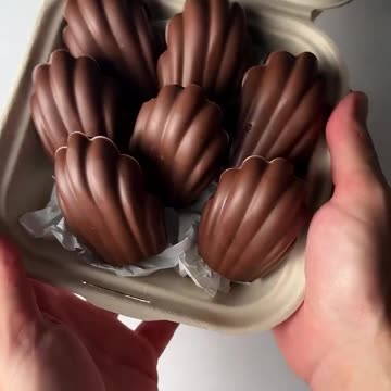 ШОКОЛАДНЫЕ МАДЛЕН с карамельной начинкой🍫Рецепт