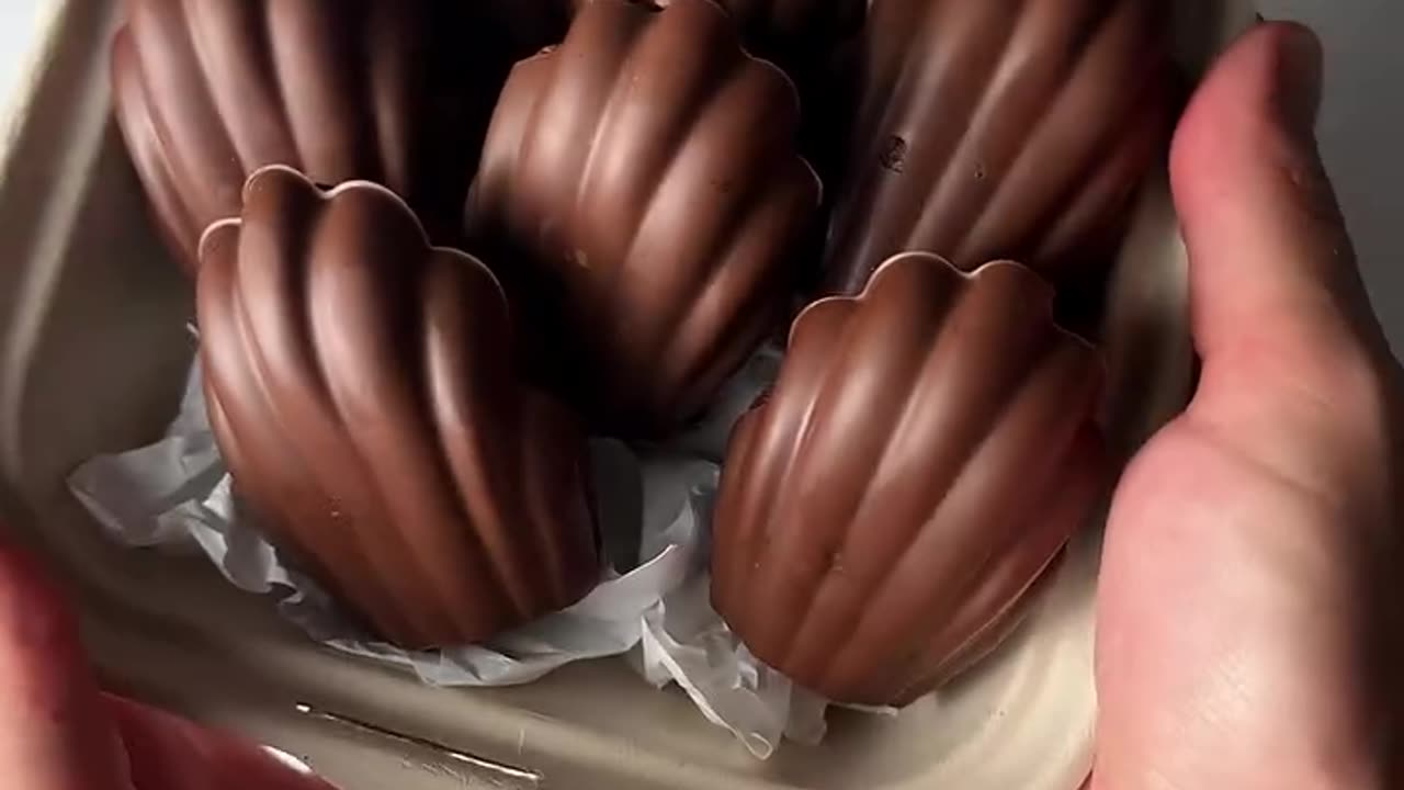 ШОКОЛАДНЫЕ МАДЛЕН с карамельной начинкой🍫Рецепт