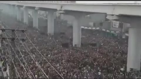 HUGE HUGE UPRISING